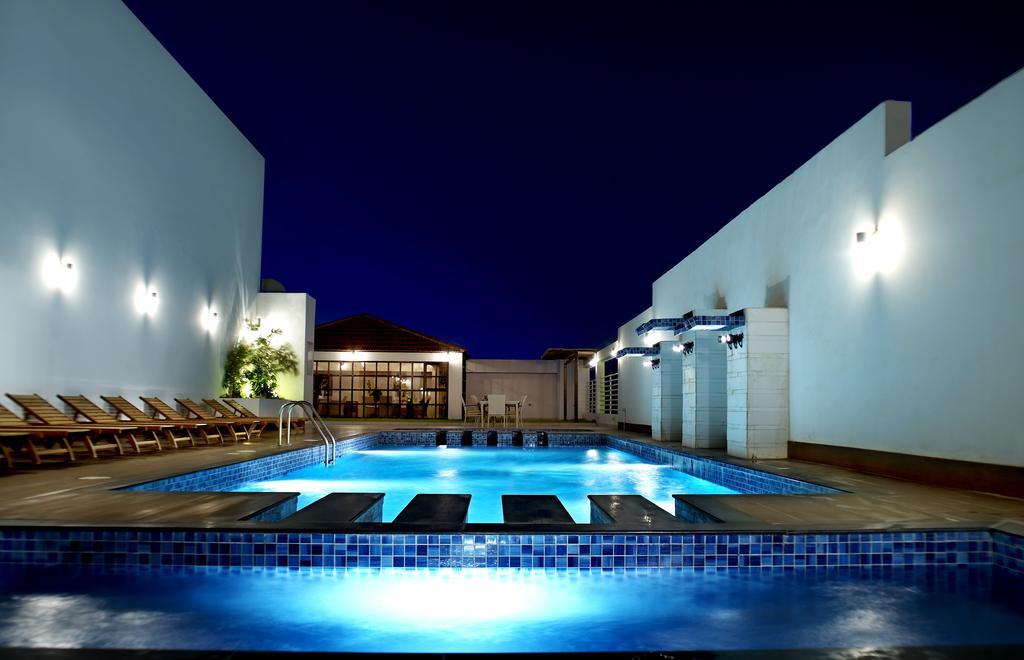 Ista Suites Seef Манама Екстериор снимка