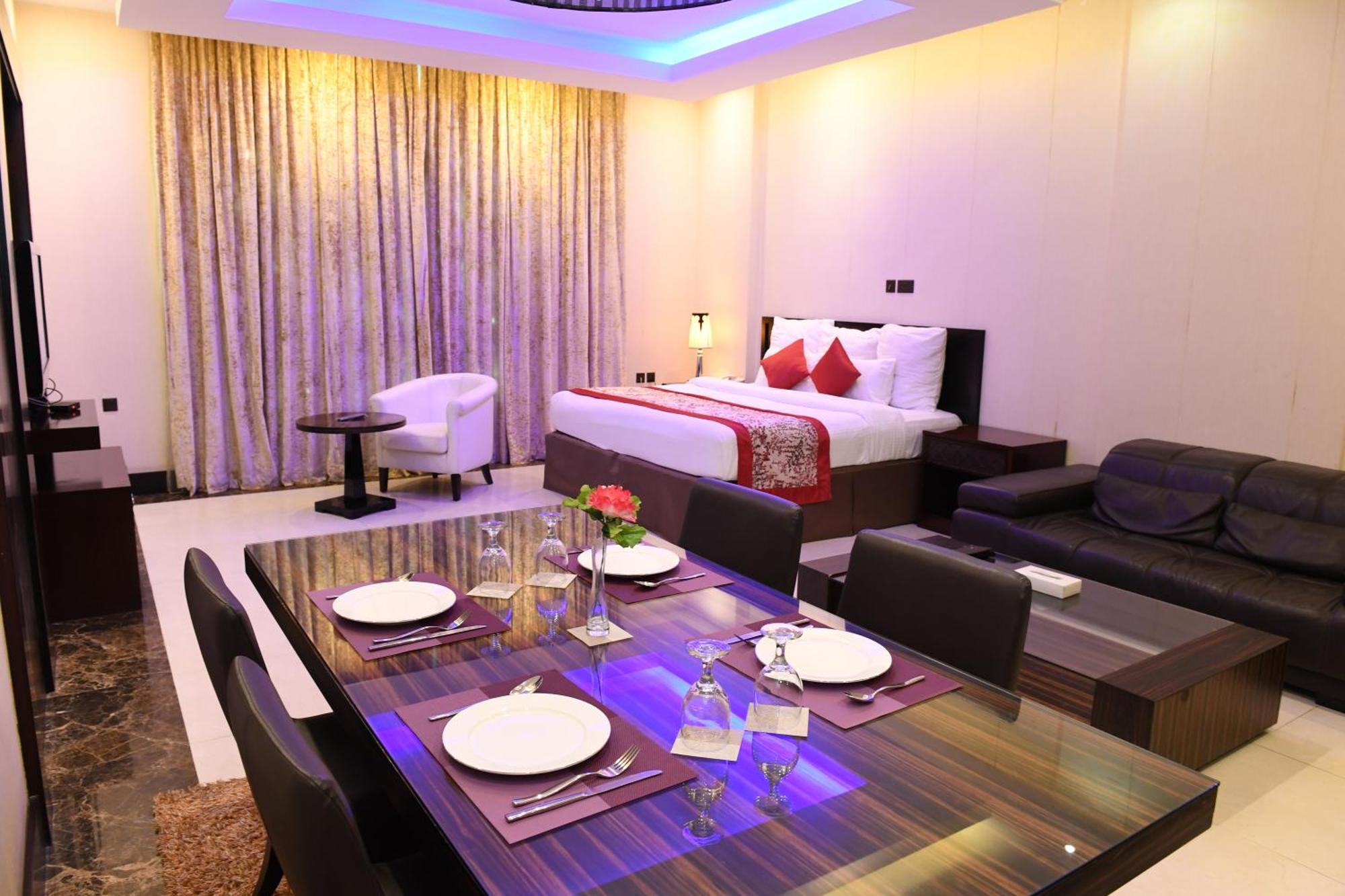 Ista Suites Seef Манама Екстериор снимка