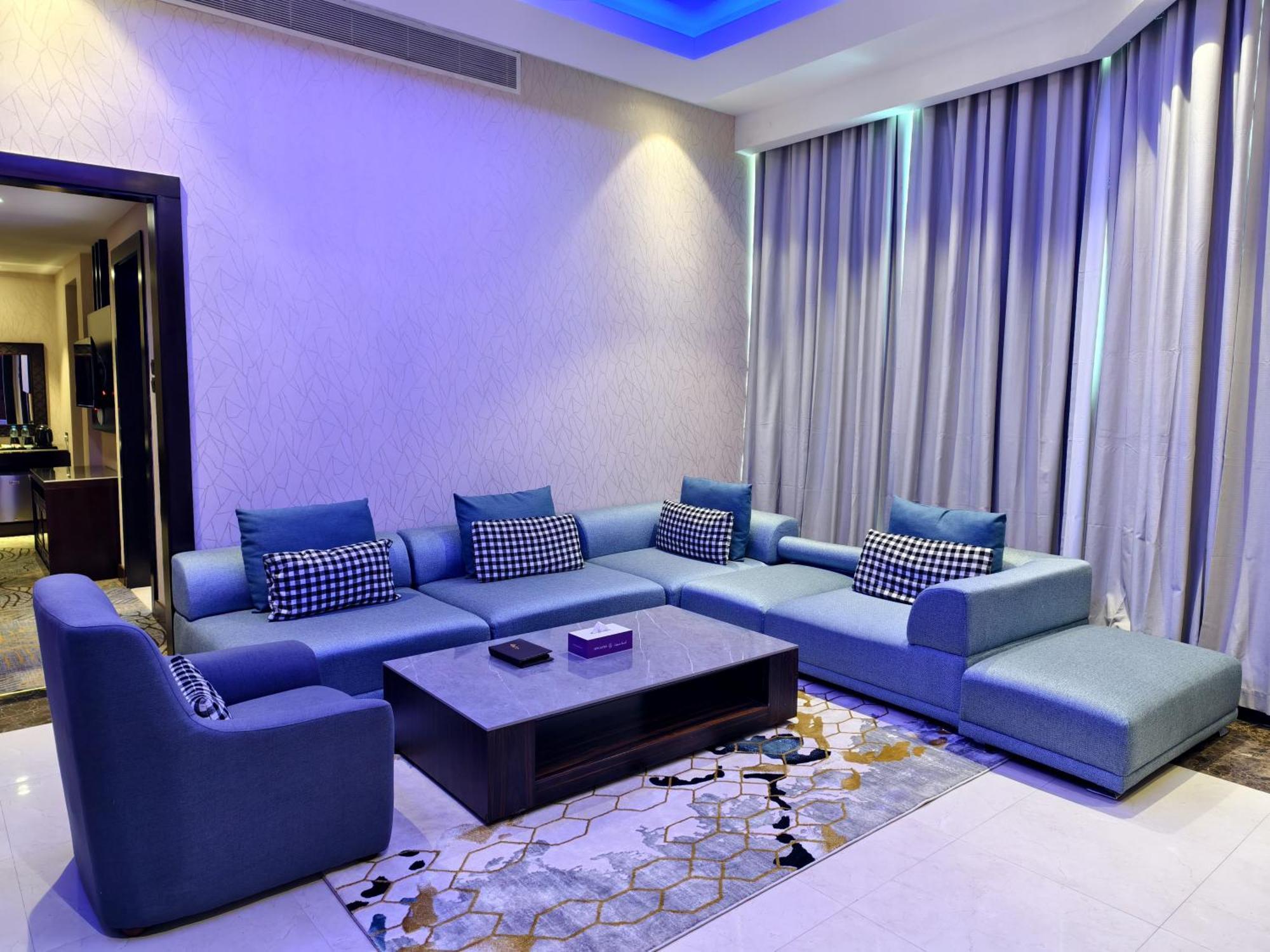Ista Suites Seef Манама Екстериор снимка